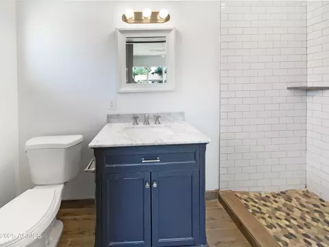 Bath - 7231 N 23rd Ave, Phoenix, AZ 85021 photo 4 of 5