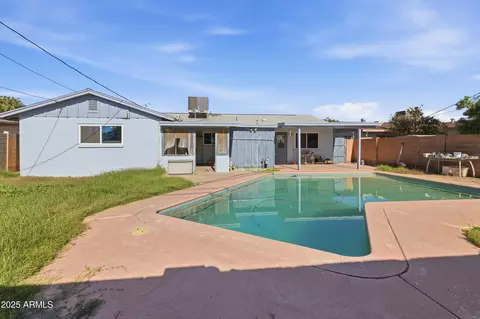 857 E Buffalo St, Chandler, AZ 85225