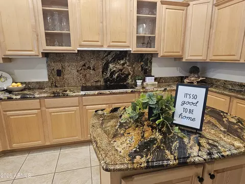 Kitchen - 4765 E Jude Ct, Gilbert, AZ 85298 photo 5 of 9