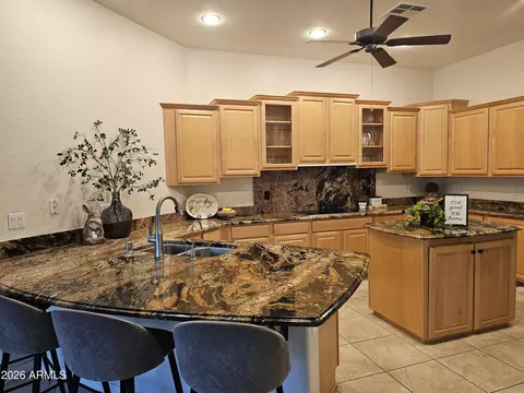 Kitchen - 4765 E Jude Ct, Gilbert, AZ 85298 photo 6 of 9