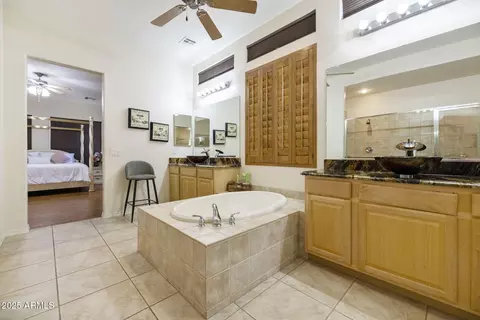 Bath - 4765 E Jude Ct, Gilbert, AZ 85298 photo 3 of 7