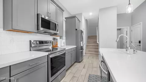 Kitchen - 706 E Boca Raton Rd, Phoenix, AZ 85022 photo 4 of 4