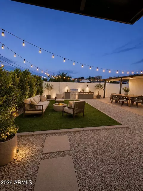 Exterior - 385 E Clarendon Ave, Phoenix, AZ 85012 photo 1 of 5