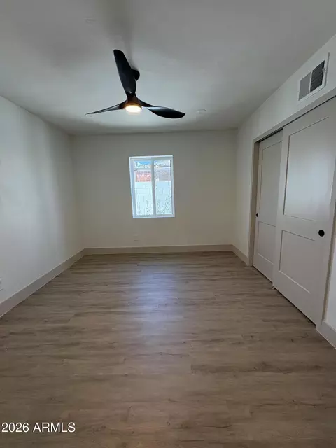 Bedroom - 385 E Clarendon Ave, Phoenix, AZ 85012 photo 6 of 6