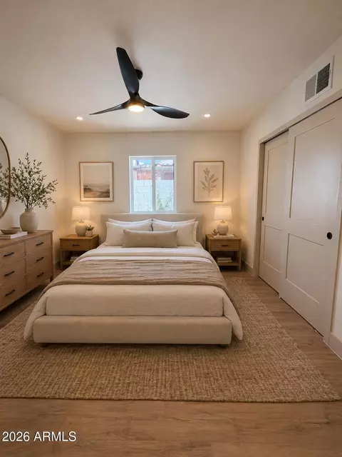 Bedroom - 385 E Clarendon Ave, Phoenix, AZ 85012 photo 5 of 6