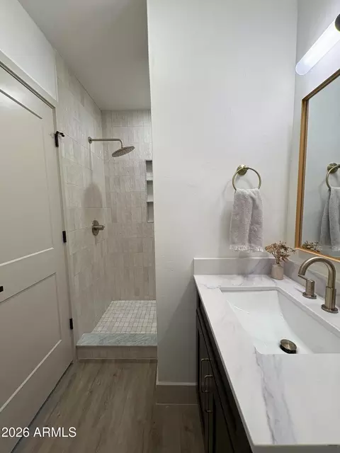 Bath - 385 E Clarendon Ave, Phoenix, AZ 85012 photo 2 of 3