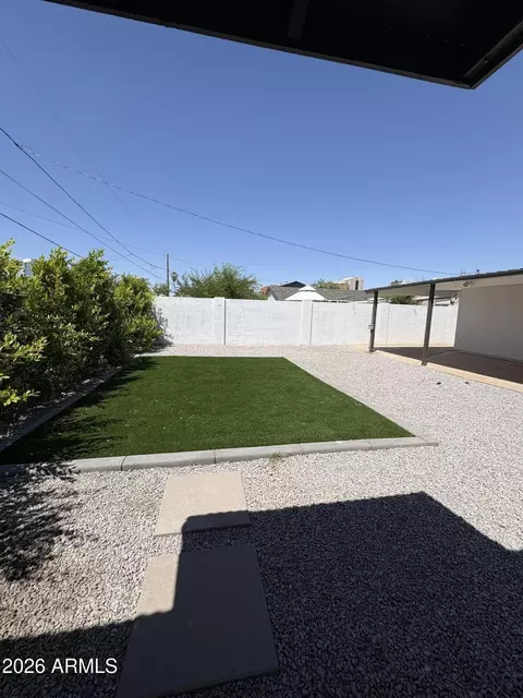 Exterior - 385 E Clarendon Ave, Phoenix, AZ 85012 photo 2 of 5