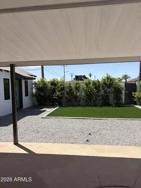 Exterior - 385 E Clarendon Ave, Phoenix, AZ 85012 photo 4 of 5
