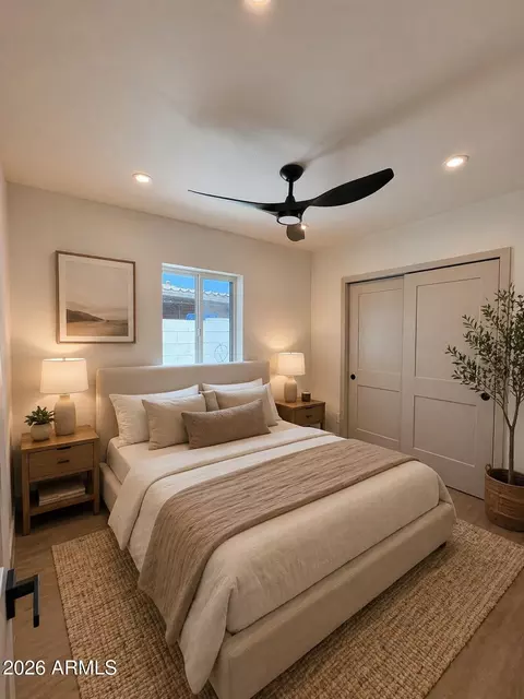 Bedroom - 385 E Clarendon Ave, Phoenix, AZ 85012 photo 3 of 6