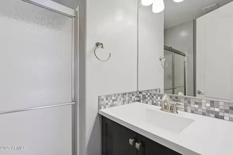 4621 E Walter Way, Phoenix, AZ 85050 photo 25