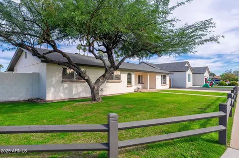 Exterior - 3002 E Whitton Ave, Phoenix, AZ 85016 photo 4 of 6