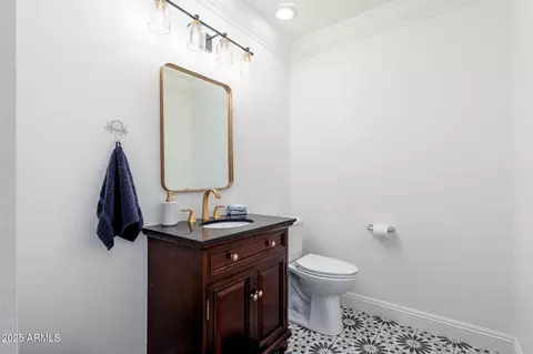 Bath - 3002 E Whitton Ave, Phoenix, AZ 85016 photo 3 of 3