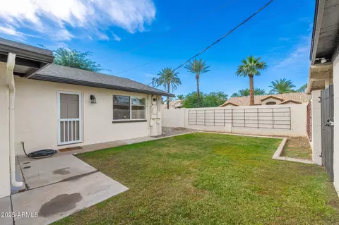 Exterior - 3002 E Whitton Ave, Phoenix, AZ 85016 photo 5 of 6