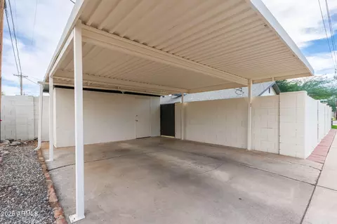 Exterior - 3002 E Whitton Ave, Phoenix, AZ 85016 photo 3 of 6