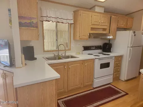 210 E Hedge Dr, Florence, AZ 85132 photo 3