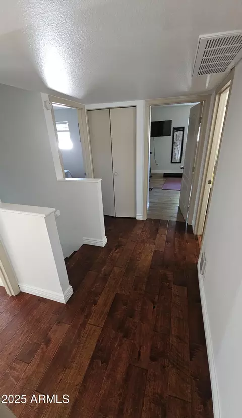 Entry Way - 239 E Betty Elyse Ln, Phoenix, AZ 85022 photo 2 of 2