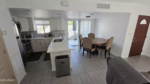 Dining - 239 E Betty Elyse Ln, Phoenix, AZ 85022 photo 1 of 1