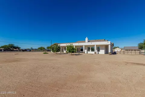 Exterior - 711 E Cloud Rd, Phoenix, AZ 85086 photo 4 of 9