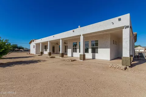 Exterior - 711 E Cloud Rd, Phoenix, AZ 85086 photo 3 of 9