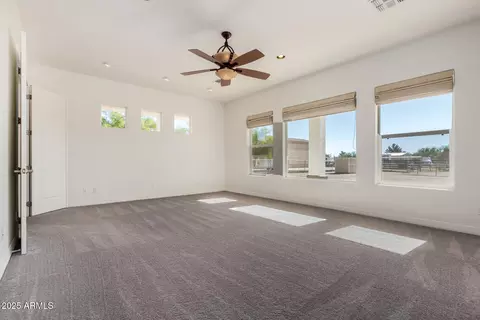 Living - 711 E Cloud Rd, Phoenix, AZ 85086 photo 3 of 6