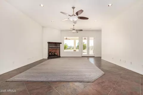Living - 711 E Cloud Rd, Phoenix, AZ 85086 photo 5 of 6