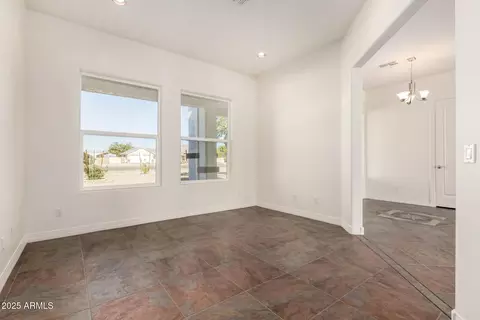 Living - 711 E Cloud Rd, Phoenix, AZ 85086 photo 4 of 6