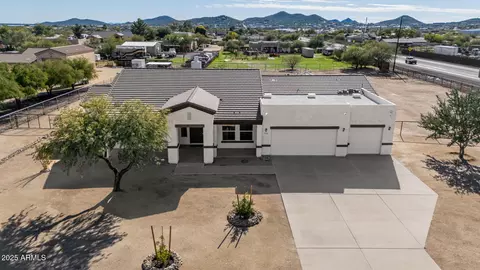 711 E Cloud Rd, Phoenix, AZ 85086