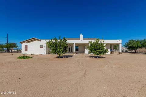 Exterior - 711 E Cloud Rd, Phoenix, AZ 85086 photo 6 of 9