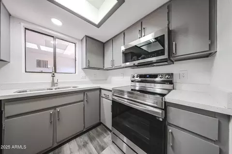 Kitchen - 11246 E Broadway Rd, Mesa, AZ 85208 photo 7 of 7