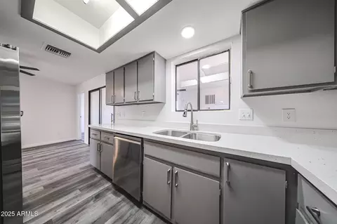Kitchen - 11246 E Broadway Rd, Mesa, AZ 85208 photo 5 of 7
