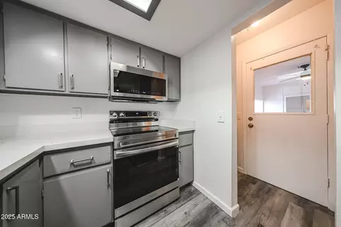 Kitchen - 11246 E Broadway Rd, Mesa, AZ 85208 photo 6 of 7
