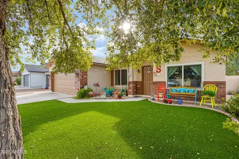 4327 E Meadow Land Dr, San Tan Valley, AZ 85140
