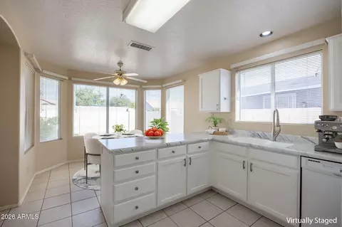 10622 W Mohawk Ln, Peoria, AZ 85382