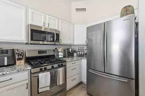 Kitchen - 3326 E San Pedro Ave, Gilbert, AZ 85234 photo 4 of 4