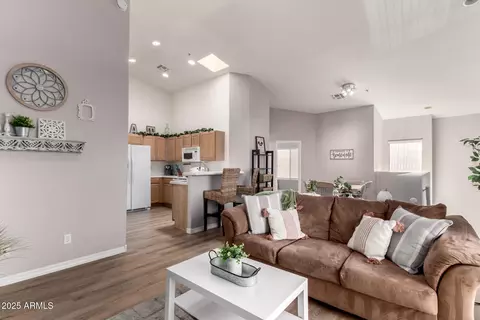 1406 W Emerald Ave #102, Mesa, AZ 85202