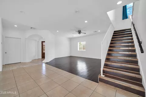 Living - 5338 N 21st Ave, Phoenix, AZ 85015 photo 4 of 5