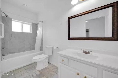 Bath - 5338 N 21st Ave, Phoenix, AZ 85015 photo 4 of 6