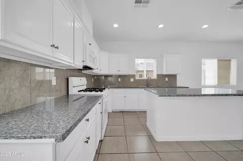 Kitchen - 5338 N 21st Ave, Phoenix, AZ 85015 photo 1 of 4