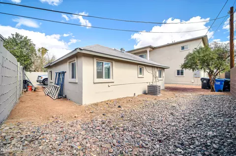 Exterior - 5338 N 21st Ave, Phoenix, AZ 85015 photo 6 of 7