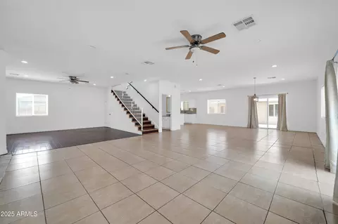 Living - 5338 N 21st Ave, Phoenix, AZ 85015 photo 5 of 5