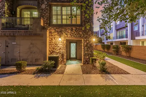 2482 E Roma Ave, Phoenix, AZ 85016 photo 2
