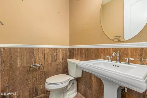 2482 E Roma Ave, Phoenix, AZ 85016 photo 9