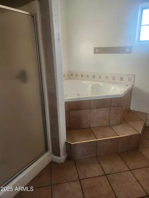 Bath - 1940 E 13th St, Douglas, AZ 85607 photo 6 of 8