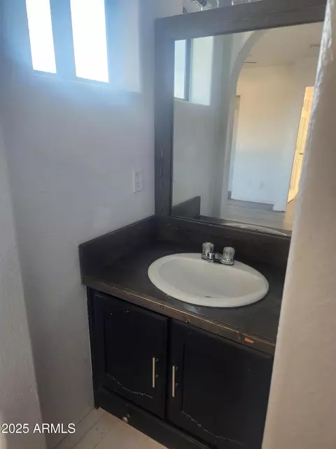 Bath - 1940 E 13th St, Douglas, AZ 85607 photo 3 of 8