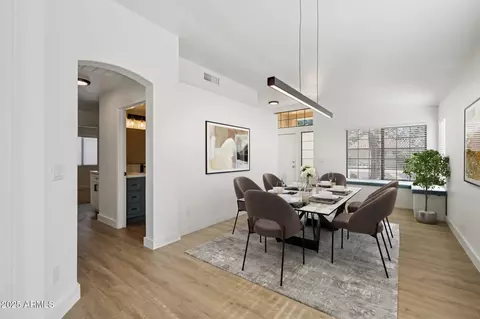 Dining - 2139 W Tracy Ln, Phoenix, AZ 85023 photo 1 of 1