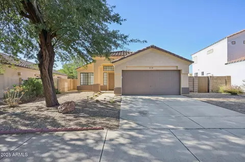 Exterior - 2139 W Tracy Ln, Phoenix, AZ 85023 photo 3 of 7