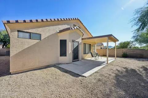 Exterior - 2139 W Tracy Ln, Phoenix, AZ 85023 photo 5 of 7