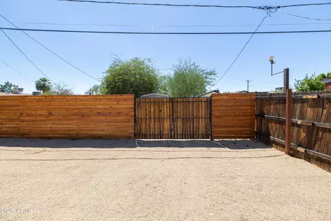 Exterior - 1409 Edgemont Ave, Phoenix, AZ 85006 photo 16 of 20