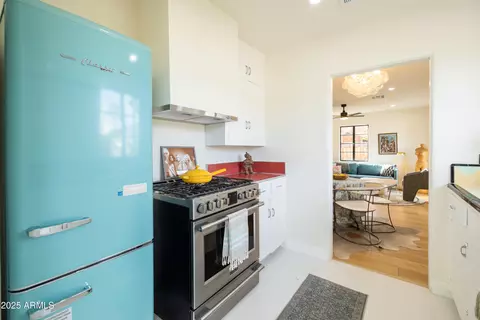 Kitchen - 1409 Edgemont Ave, Phoenix, AZ 85006 photo 8 of 12