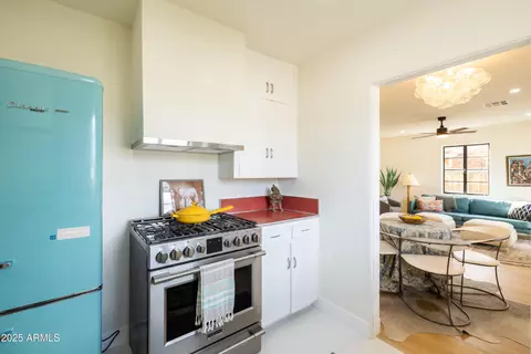 Kitchen - 1409 Edgemont Ave, Phoenix, AZ 85006 photo 6 of 12